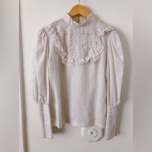 Vintage 60s Cotton and Lace Prairie Blouse / Victorian Revival Blouse Gunne Sax